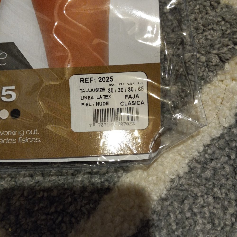 Ann Cherry Latex Waist Trainer size 30 XS NWT Nude - Picture 2 of 3